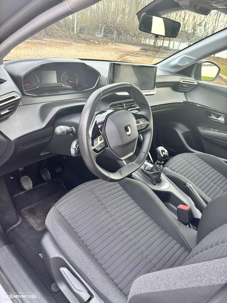 Peugeot 208 1.2 PureTech Active - 5