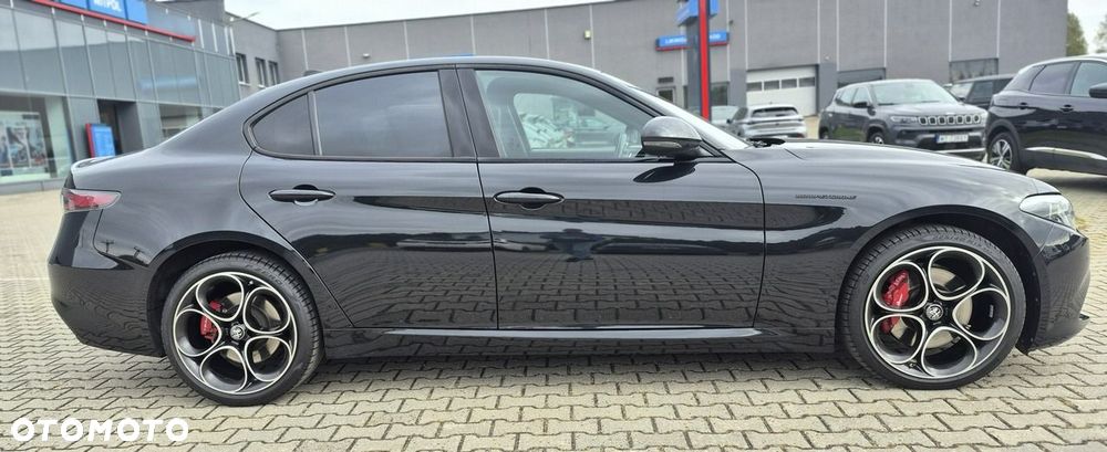 Alfa Romeo Giulia 2023 photo 4