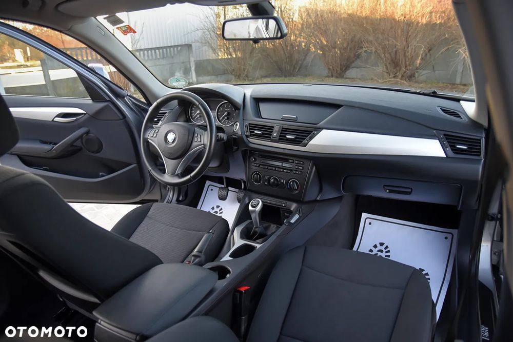 BMW X1 sDrive18i Sport Line - 36