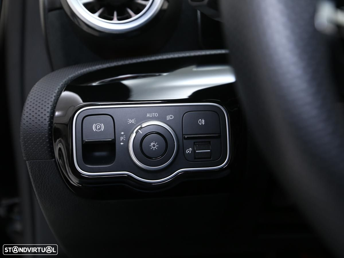 Mercedes-Benz A 180 Limousine 7G-DCT AMG Line - 15
