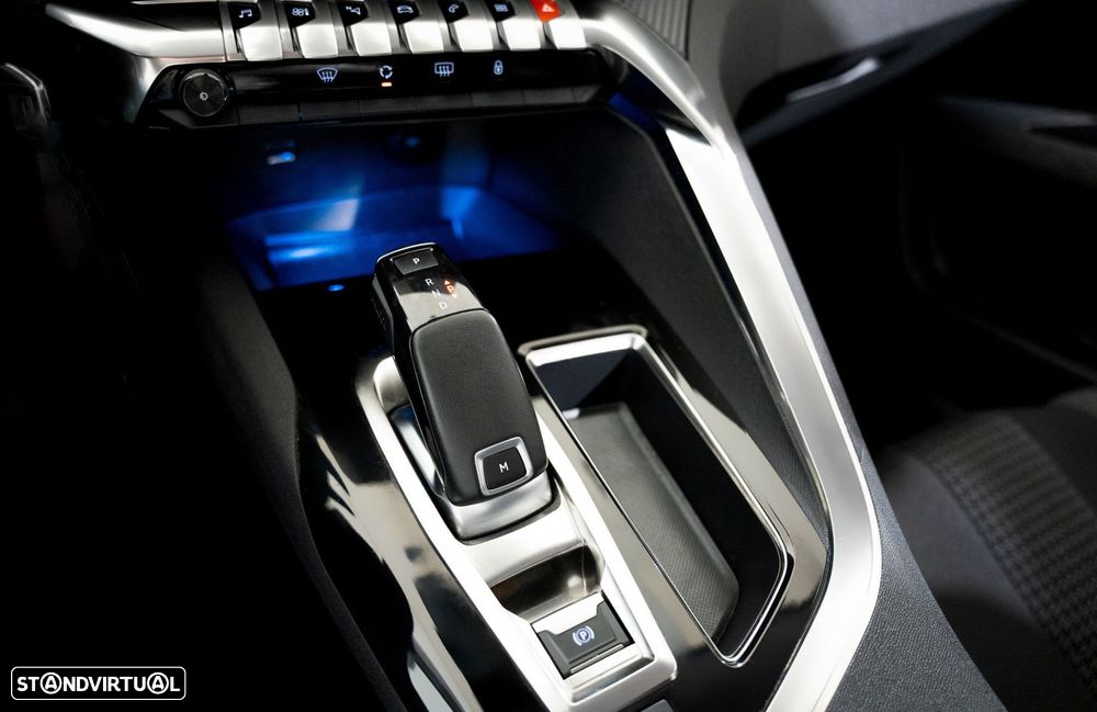 Peugeot 5008 1.2 PureTech Allure EAT8 - 8