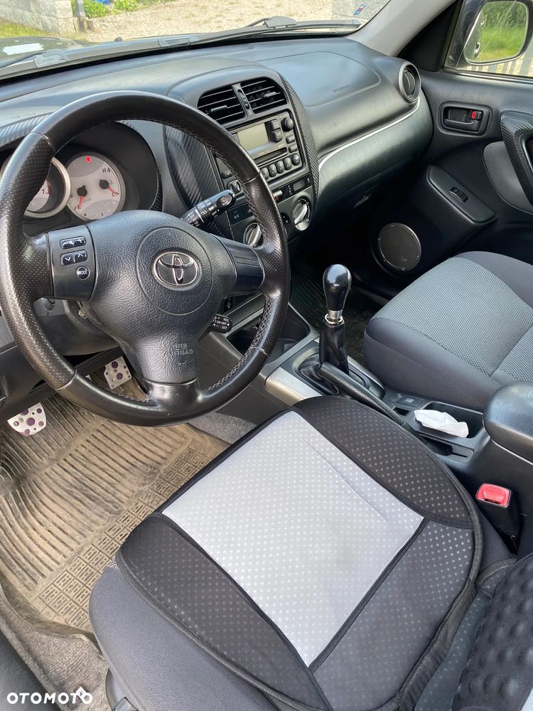 Toyota RAV4 2.0 D-4D 4x4 - 2