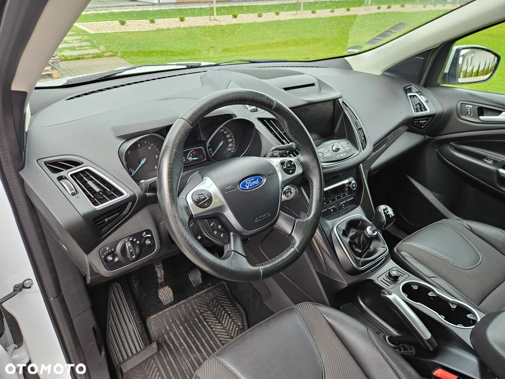 Ford Kuga 2.0 TDCi 4x4 Titanium - 28