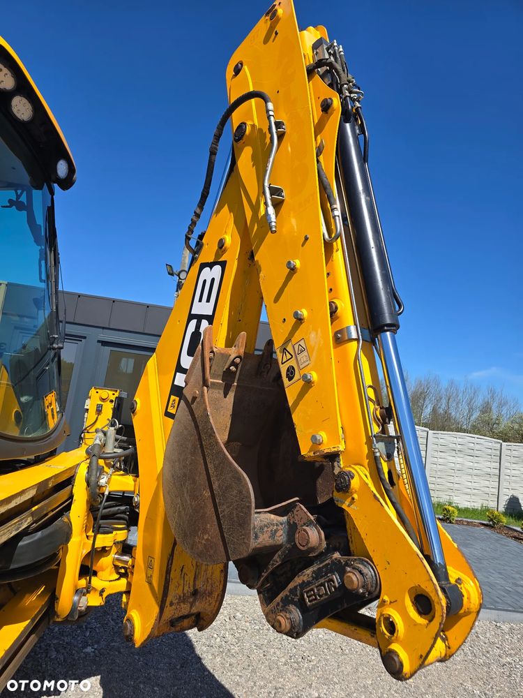 JCB - 10