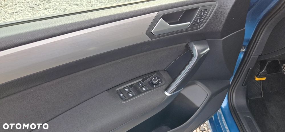 Volkswagen Touran - 13