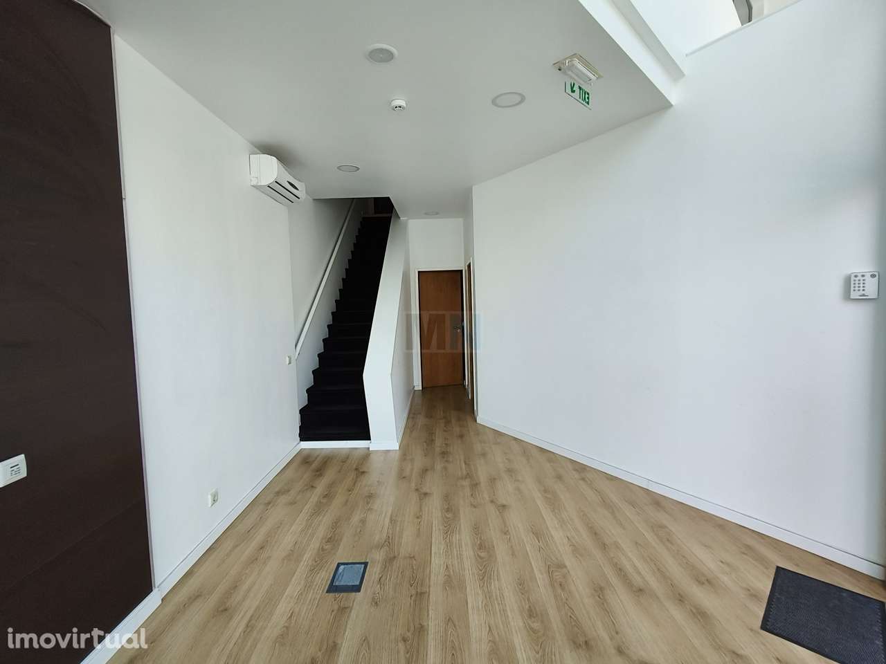 Loja com 2 Pisos em S. Martinho do Bispo – Junto  ISCAC e Agrária - Grande imagem: 2/23