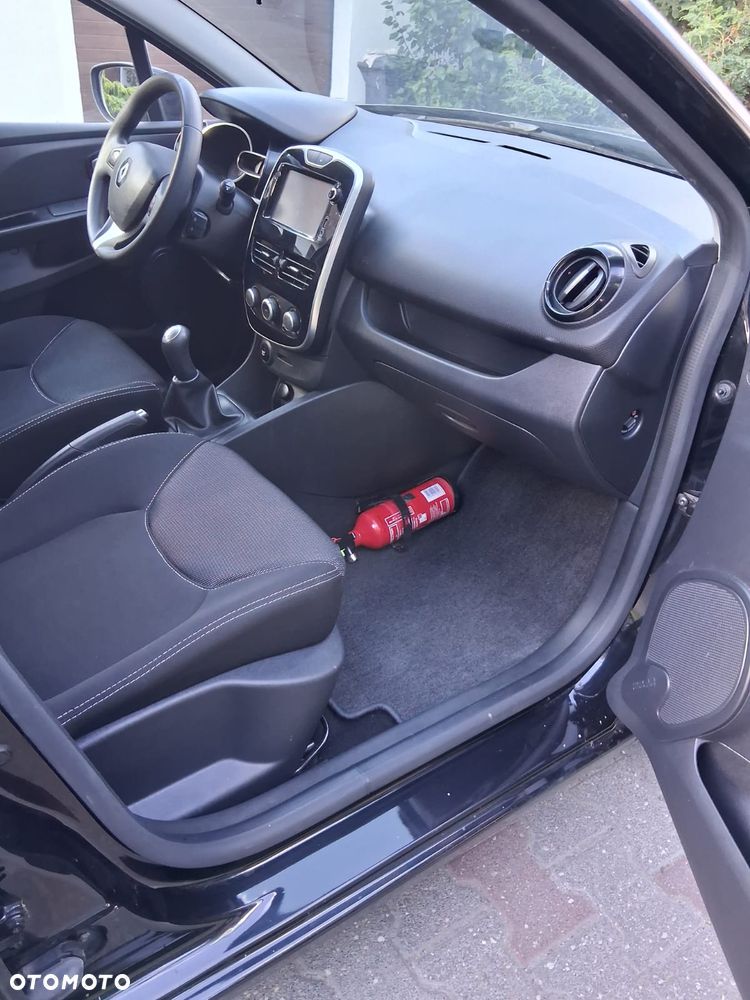 Renault Clio 1.2 16V 75 Experience - 9