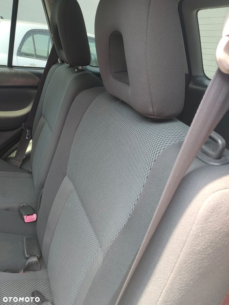 Toyota RAV4 2.0 D-4D 4x4 - 15