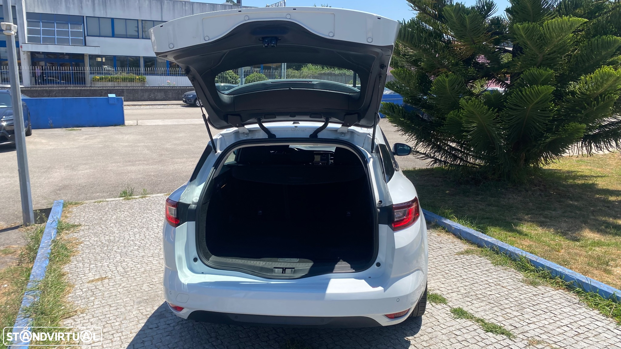 Renault Mégane Sport Tourer dCi 90 FAP Paris - 8