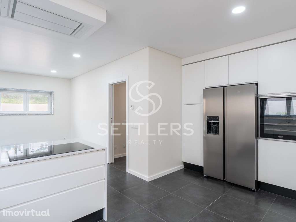 Moradia T3+2 Geminada no Estoril - Grande imagem: 4/30