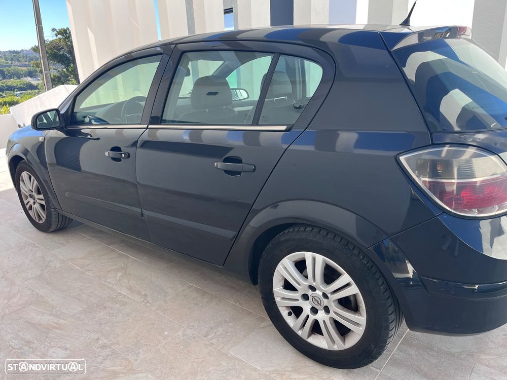 Opel Astra 1.3 CDTI Cosmo - 4