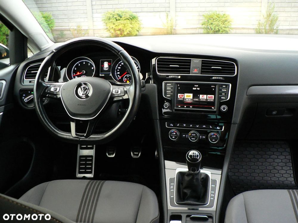 Volkswagen Golf 1.2 TSI BlueMotion Technology Allstar - 21