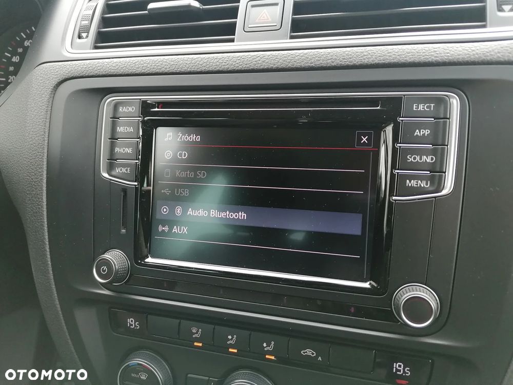 Volkswagen Jetta 1.4 TSI BMT Comfortline - 21