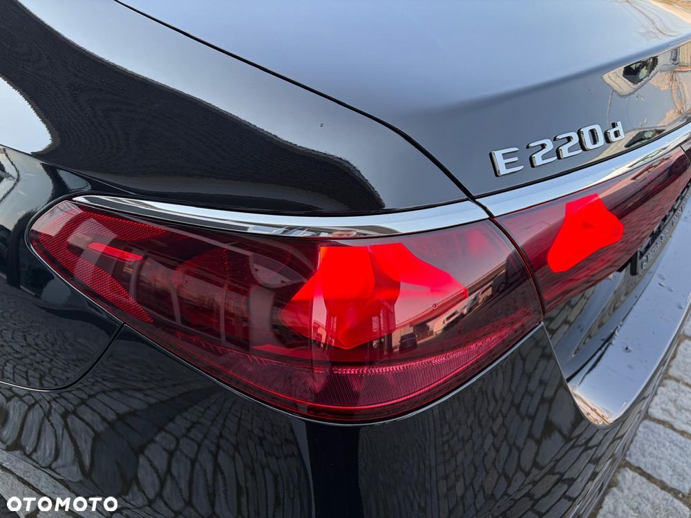 Mercedes-Benz Klasa E 220 d mHEV 4-Matic AMG 9G-Tronic - 11