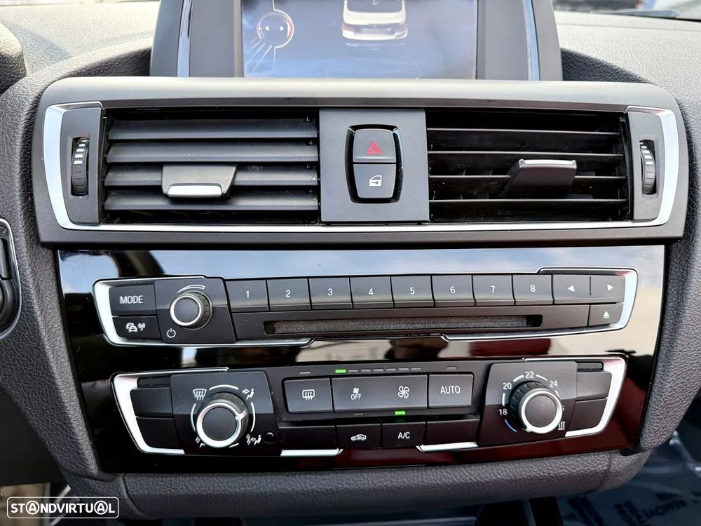 BMW 218 i Cabrio Line Sport Auto - 17