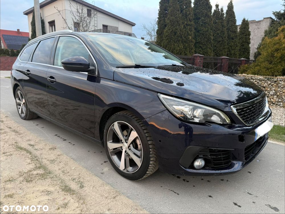 Peugeot 308 PureTech 130 GPF EAT8 Stop & Start Allure - 2