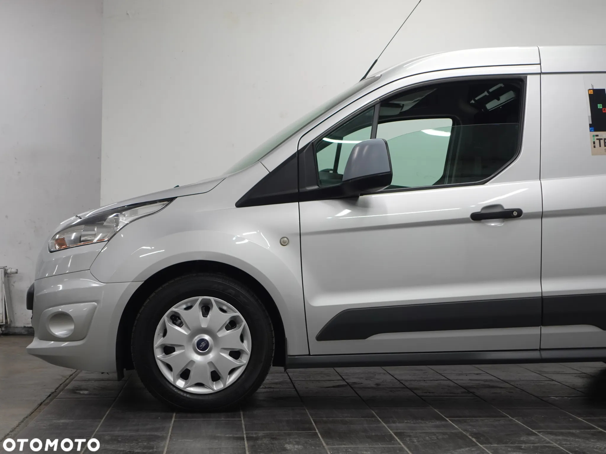 Ford Transit Connect - 17