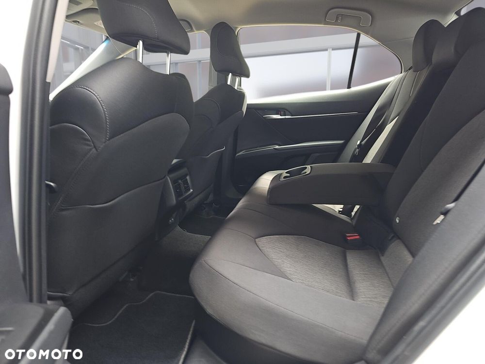 Toyota Camry 2.5 Hybrid Comfort CVT - 10