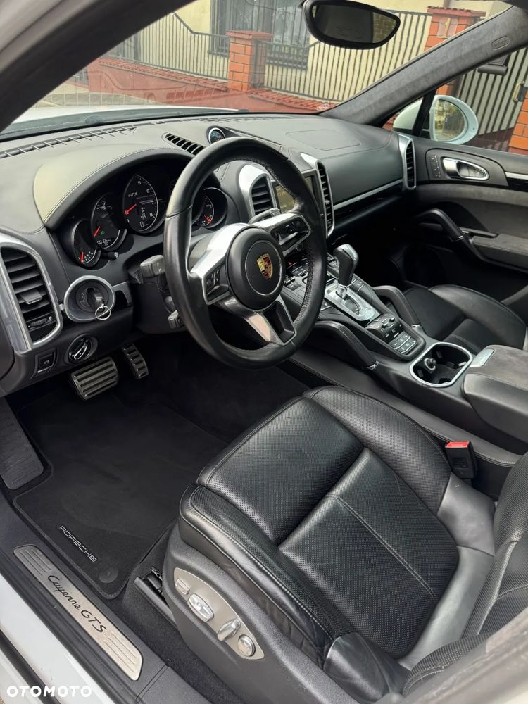Porsche Cayenne GTS - 12