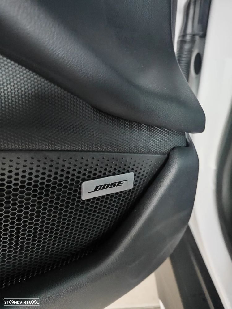 Porsche Taycan Cross Turismo 4 - 28