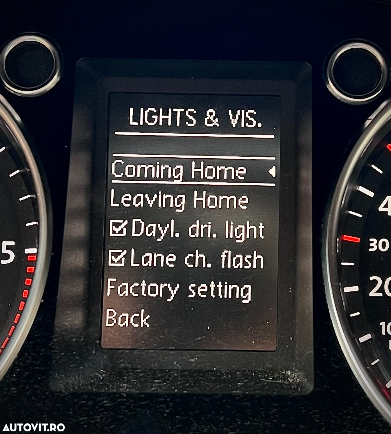 Volkswagen Passat Variant 2.0 TDI BlueMotion Technology Highline - 32