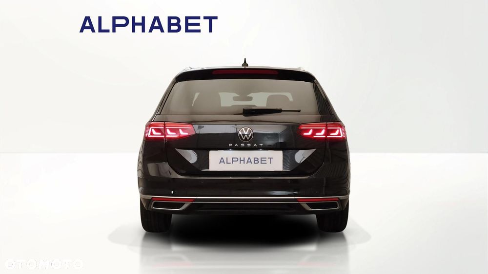 Volkswagen Passat - 4