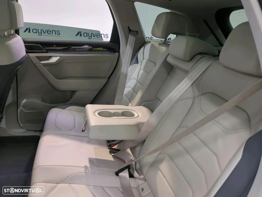 VW Touareg 3.0 TDI V6 Elegance Plus - 7