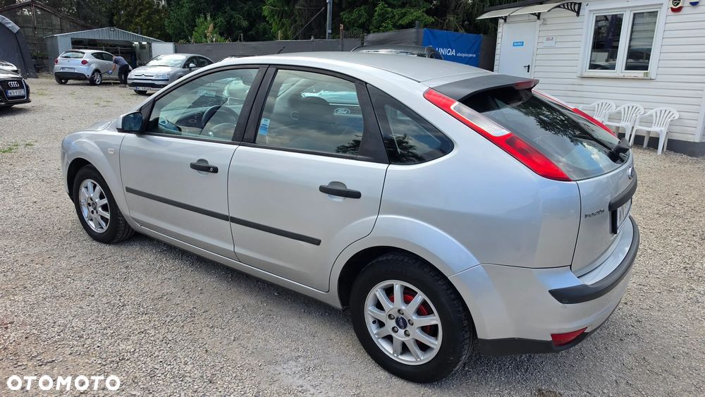 Ford Focus 1.8 Trend - 28