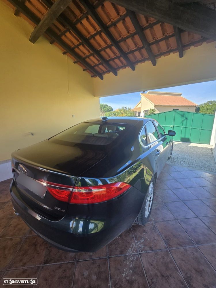 Jaguar XF 2.0 D Prestige - 8