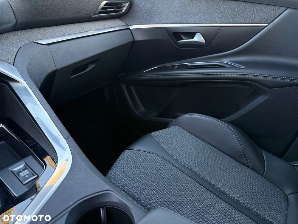 Peugeot 3008 1.6 PureTech Hybrid PHEV Allure Pack S&S EAT8 - 25