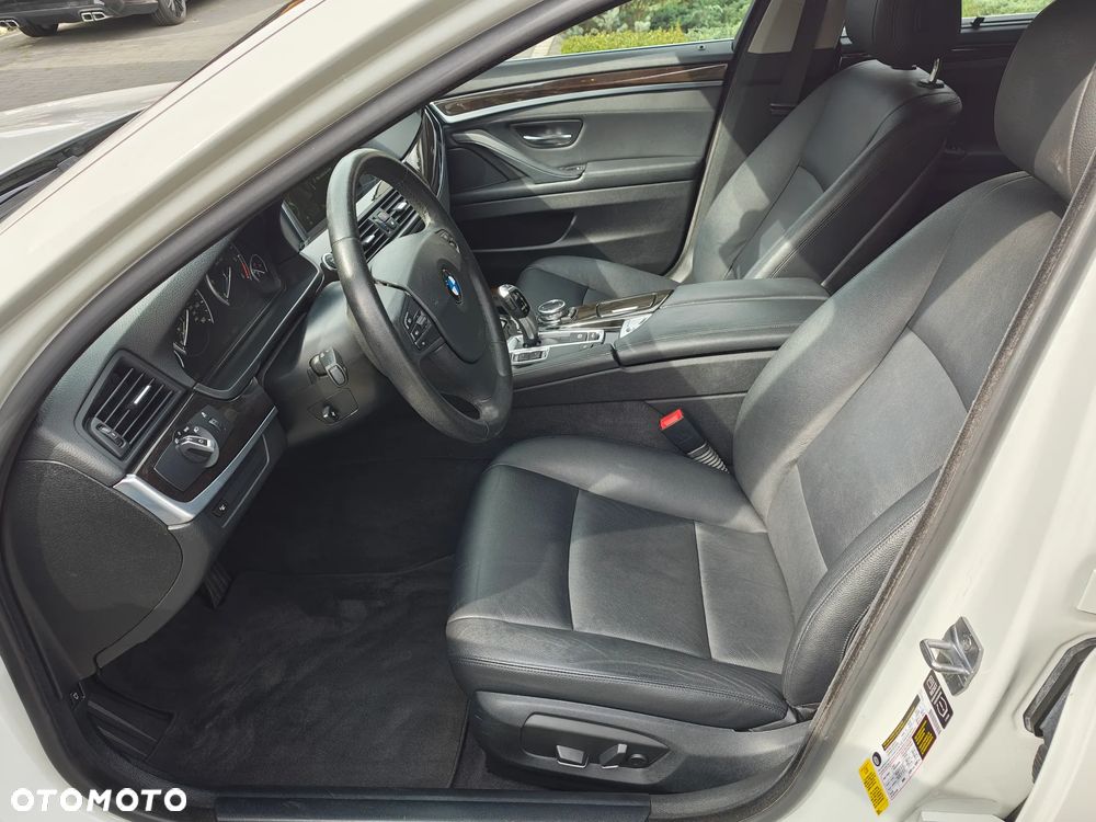 BMW Seria 5 530d Luxury Line - 12