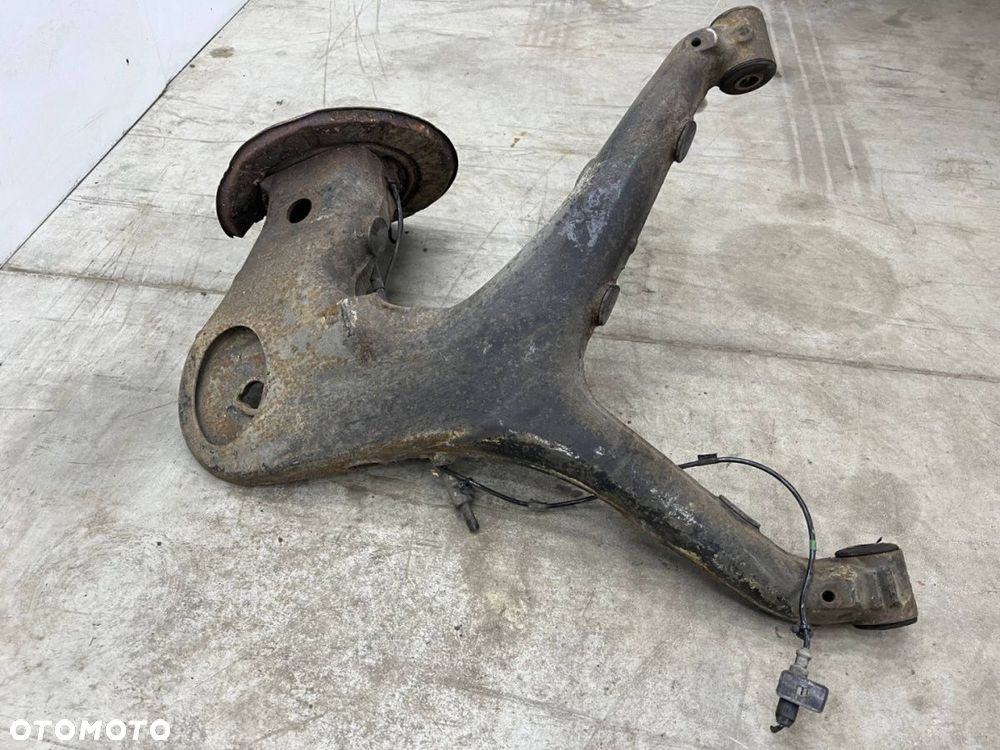 Zwrotnica Mercedes Vito Viano W639 piasta wahacz prawy tył L04281 1r17433 - 11