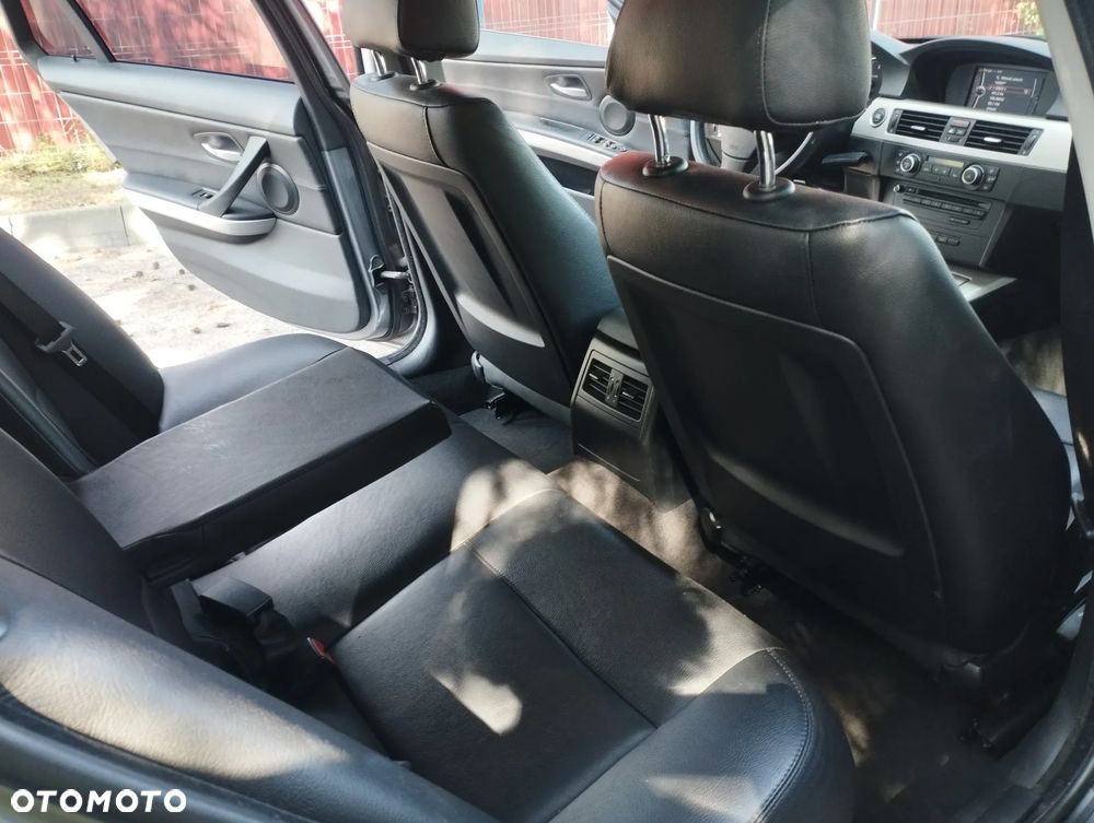 BMW Seria 3 318d DPF Edition Sport - 13