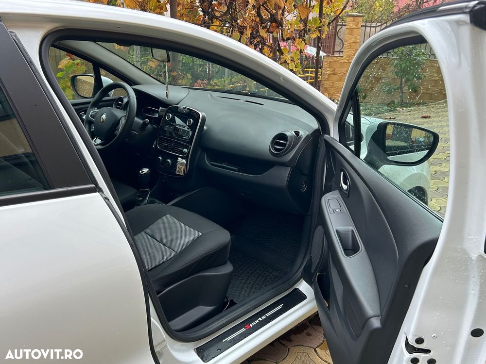 Renault Clio - 10