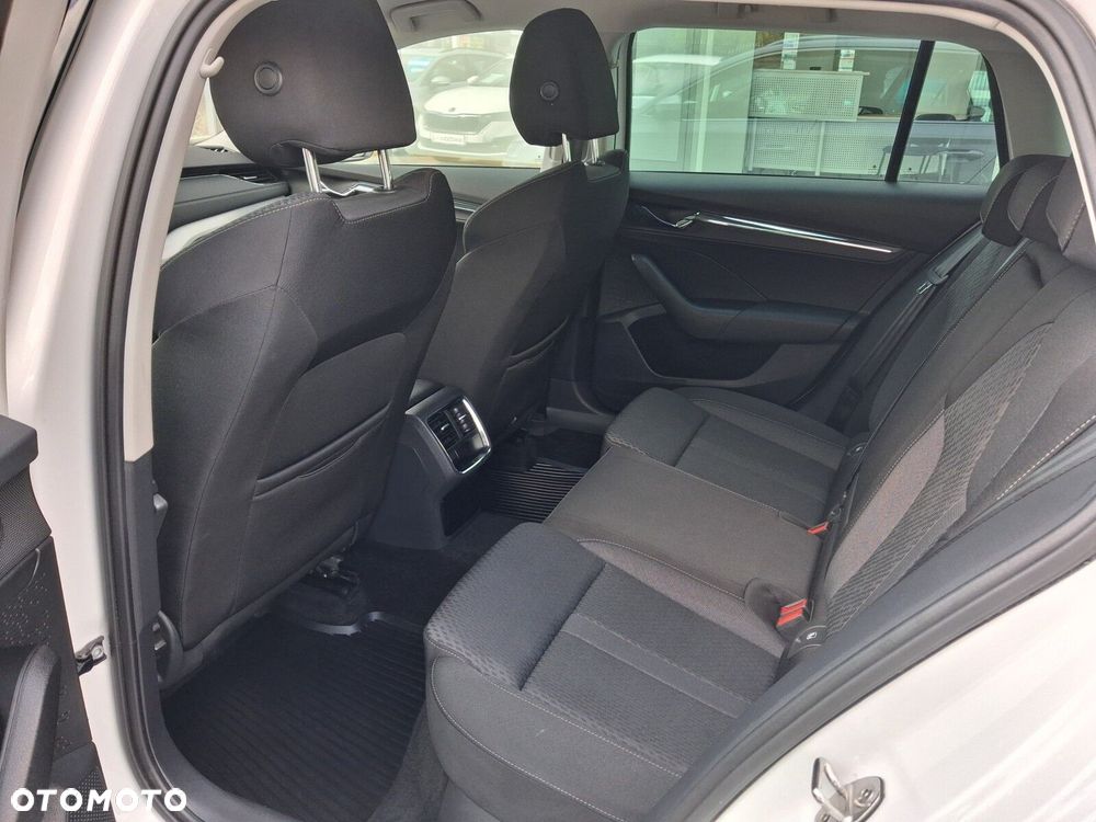 Skoda Octavia 1.5 TSI ACT Style - 10