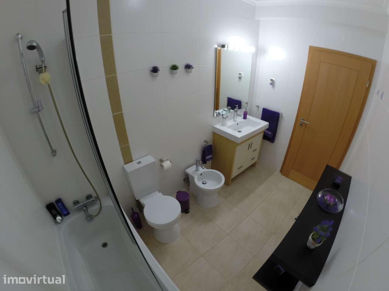 Quarto com cozinha e wc partilhados no centro de Tondela - Grande imagem: 5/13