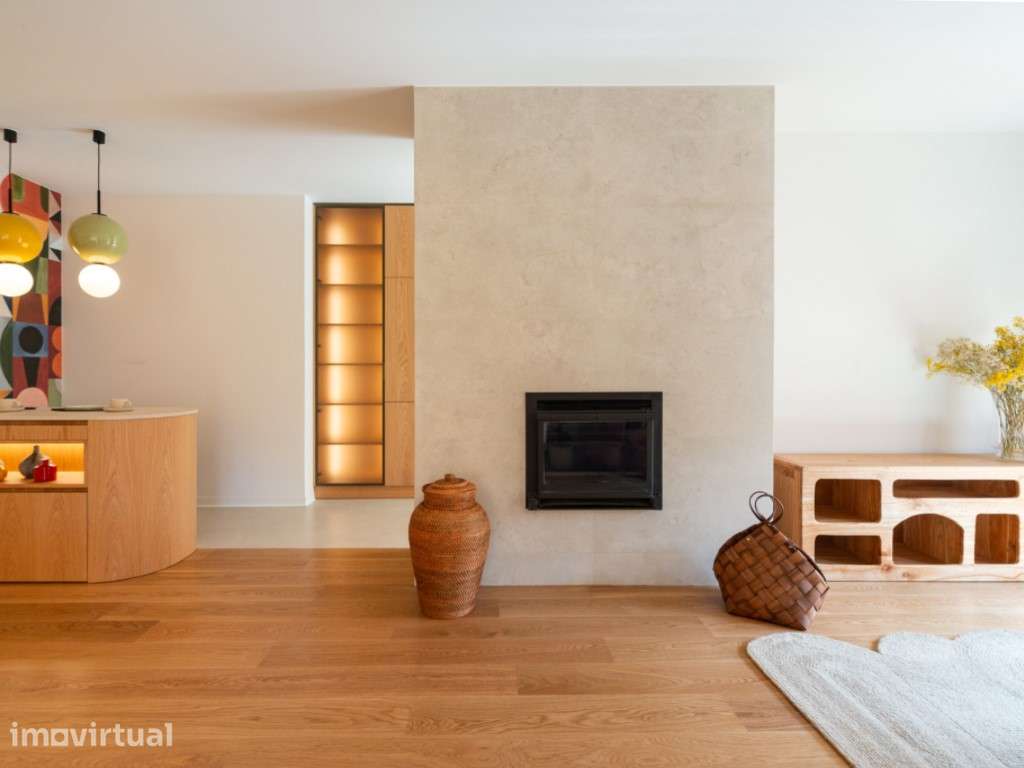 Apartamento T1 totalmente remodelado e mobilado com vista lateral d... - Grande imagem: 2/36