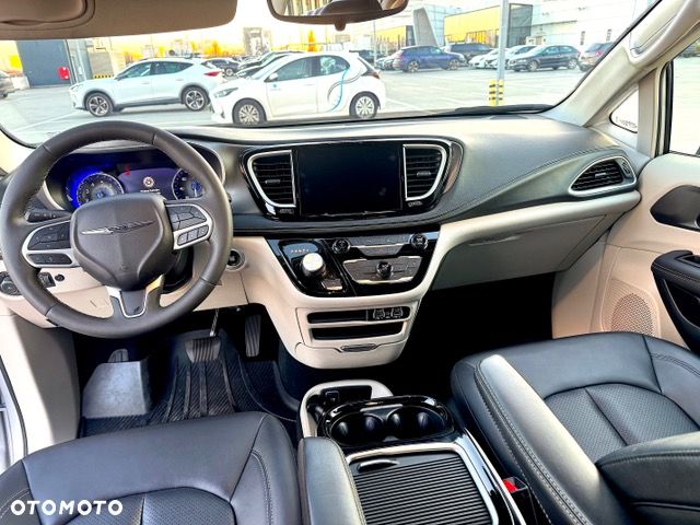 Chrysler Pacifica - 14