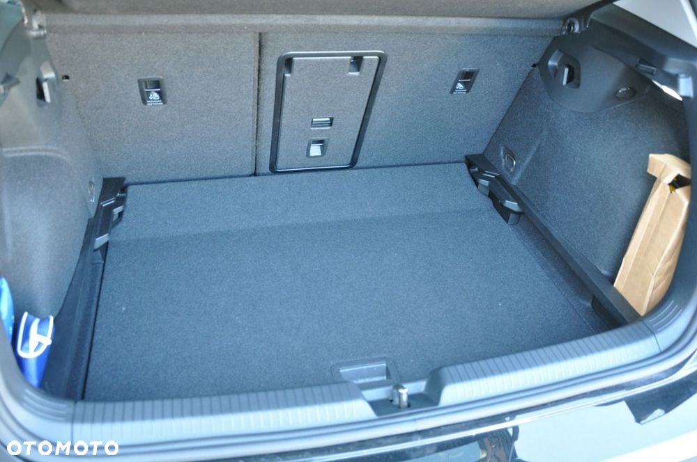 Volkswagen Golf 1.5 eTSI OPF DSG Style - 31