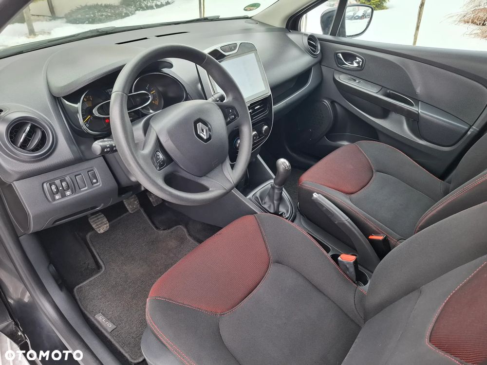 Renault Clio - 36