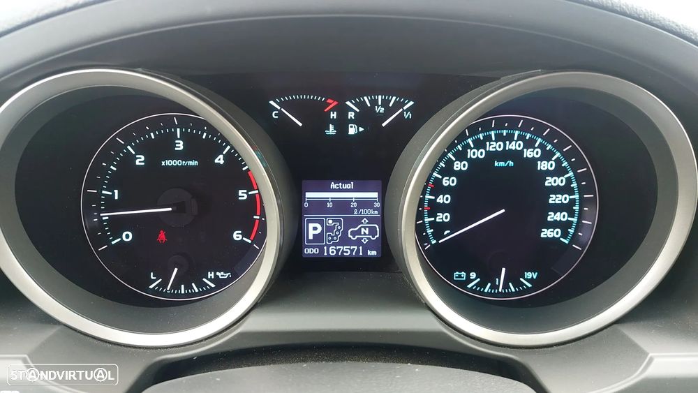Toyota Land Cruiser 4.5 D-4D V8 - 16