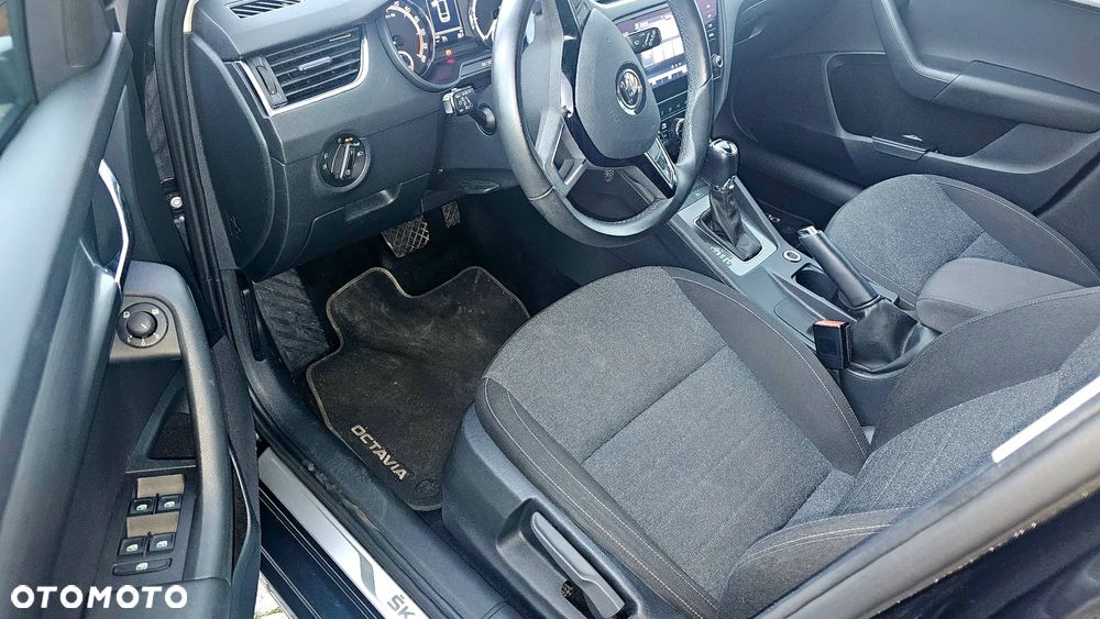 Skoda Octavia Combi 2.0 TDI DSG Edition - 11