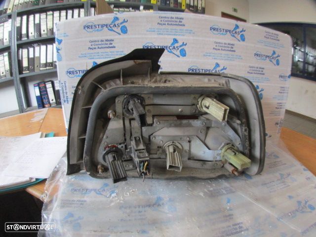 Farol Tras Stop3099 BMW E36 318 BERLINE 2000 1.7D 90CV 4P BORDEAUX ESQ DEPO - 2