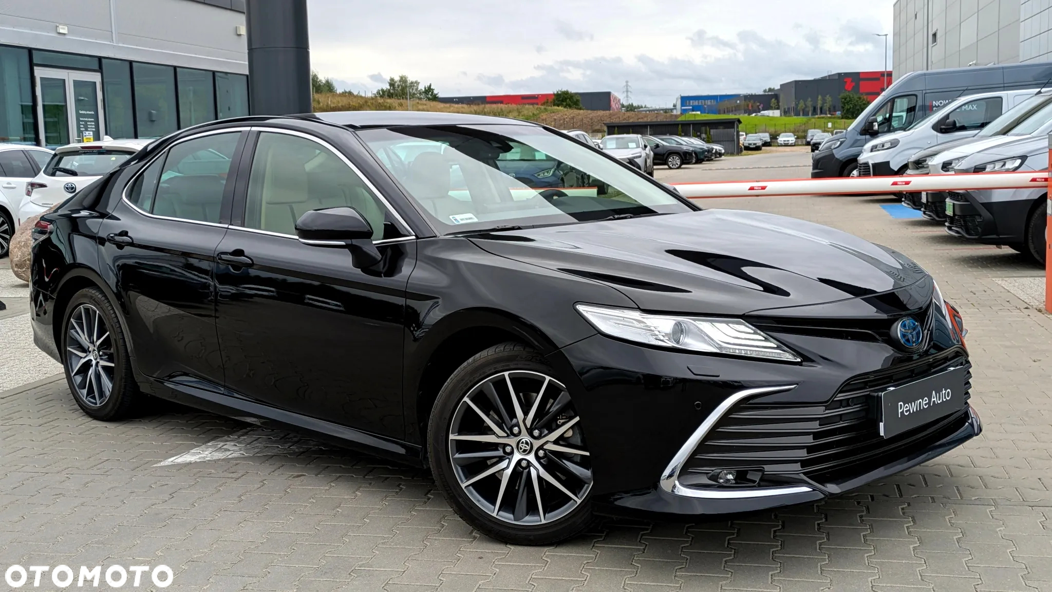 Toyota Camry 2.5 Hybrid Executive CVT - 4