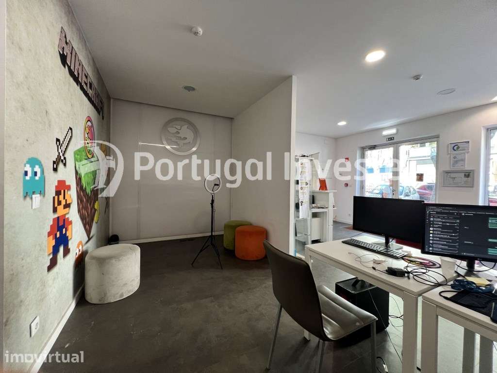 Loja com 186m2 para uso próprio ou Investimento, junto à Escola Emi... - Grande imagem: 4/14