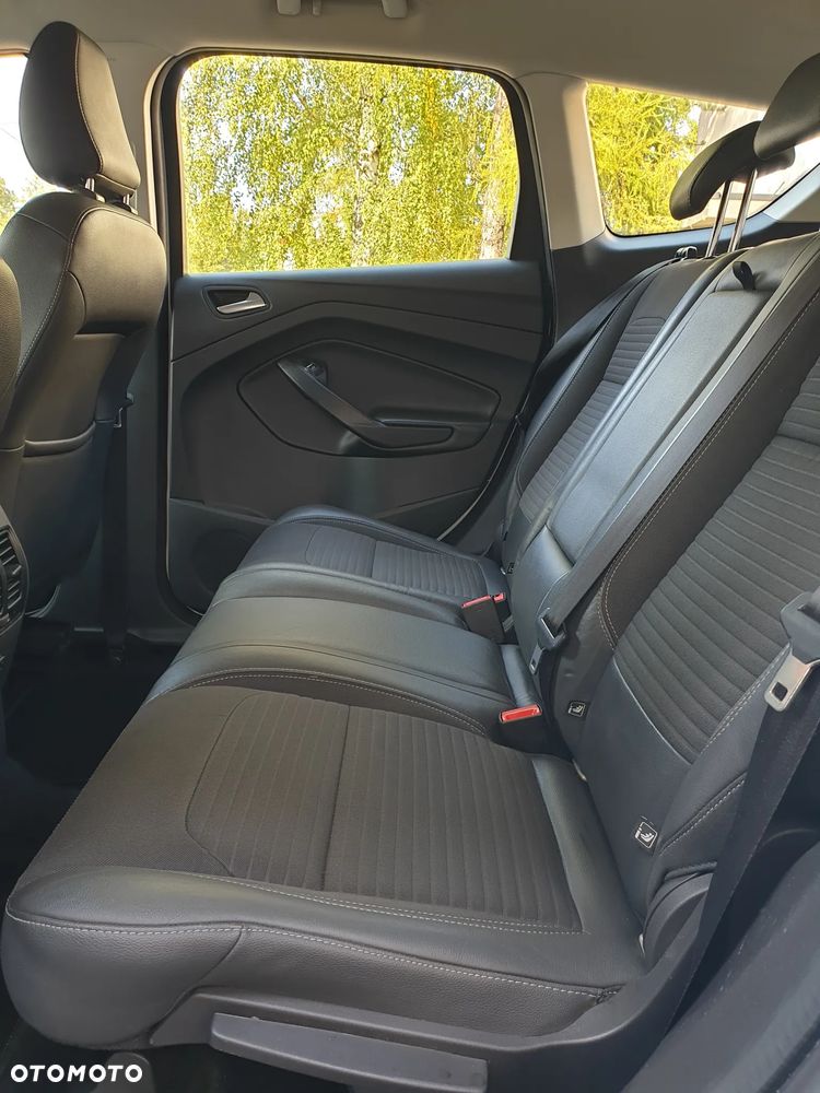 Ford Kuga 2.0 TDCi 2x4 Titanium - 33