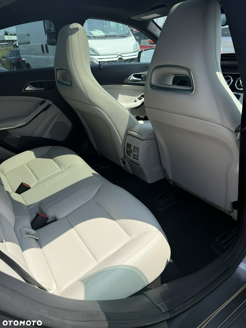 Mercedes-Benz CLA 250 7G-DCT AMG Line - 15