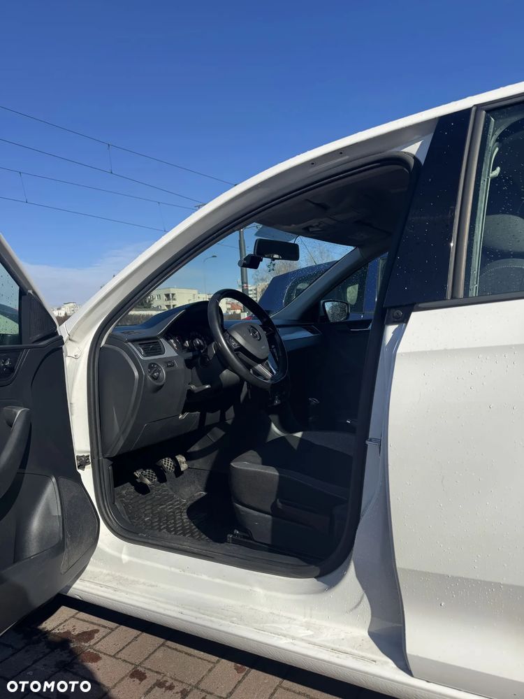 Skoda RAPID 1.4 TDI DPF Clever - 4