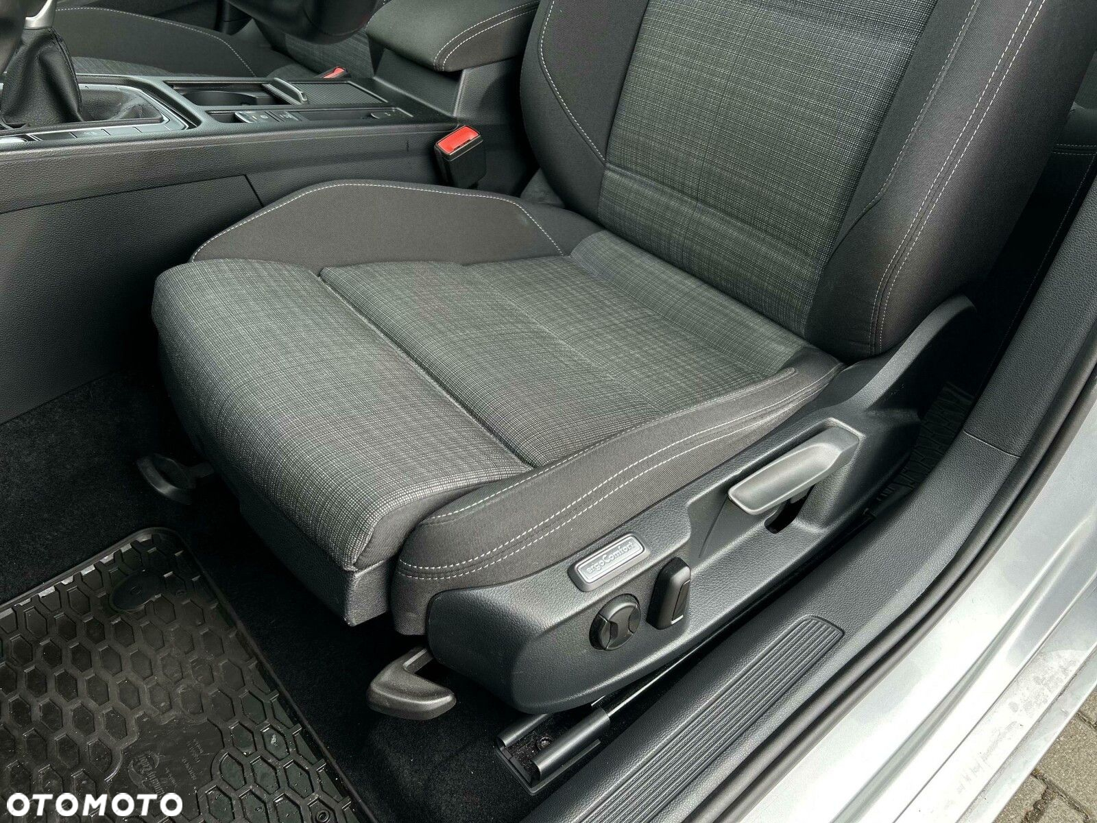 Volkswagen Passat 2.0 TDI EVO Business - 13