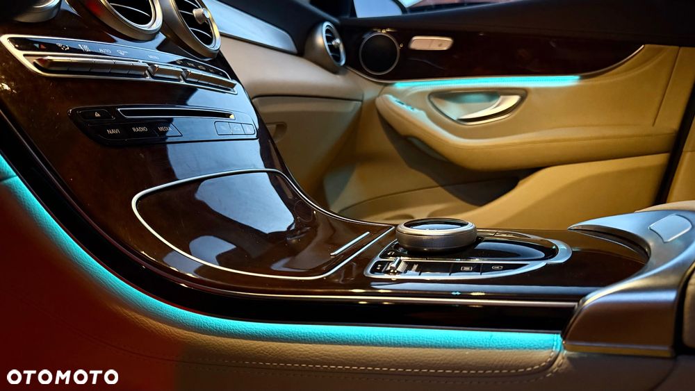 Mercedes-Benz GLC - 38